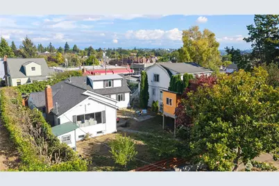 8012 25th Avenue NW, Seattle, WA 98117 - Photo 33