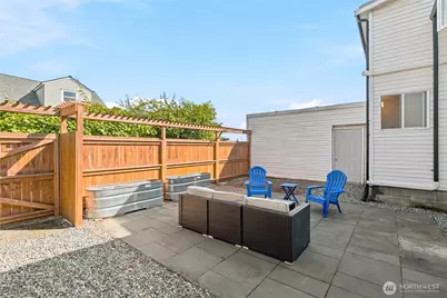 8012 25th Avenue NW, Seattle, WA 98117 - Photo 31