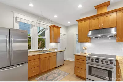 1820 S Weller Street, Seattle, WA 98144 - Photo 9