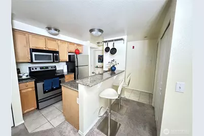 300 10th Ave #B305, Seattle, WA 98122 - Photo 17