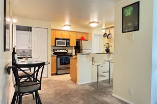 300 10th Ave, Seattle, WA 98122 - Photo 9