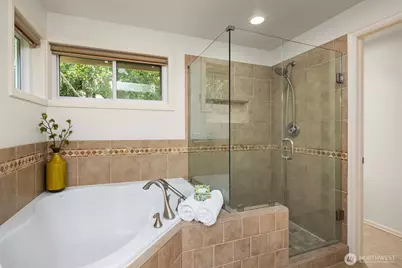4718 191st Place NE, Sammamish, WA 98074 - Photo 27