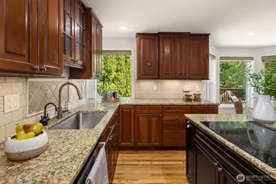 4718 191st Place NE, Sammamish, WA 98074 - Photo 13