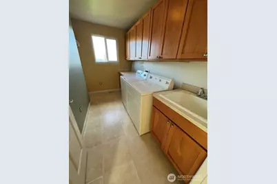 601 Bronson Place NE, Renton, WA 98056 - Photo 17
