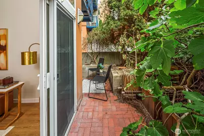2414 1st Avenue #304, Seattle, WA 98121 - Photo 13