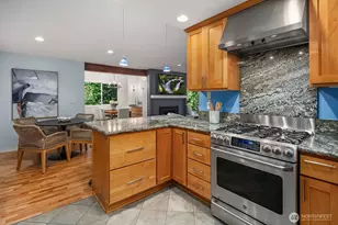 909 110th Ave SE, Bellevue, WA 98004 - Photo 9