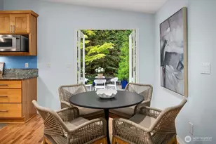 909 110th Ave SE, Bellevue, WA 98004 - Photo 11