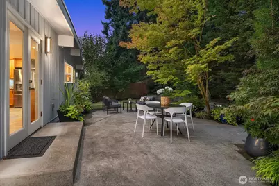 909 110th Avenue SE, Bellevue, WA 98004 - Photo 31