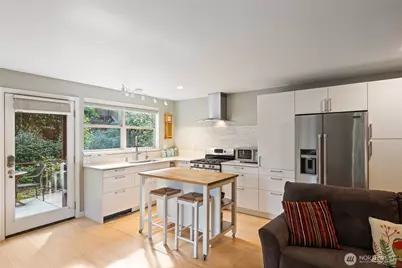 6000 17th Avenue SW #23, Seattle, WA 98106 - Photo 3