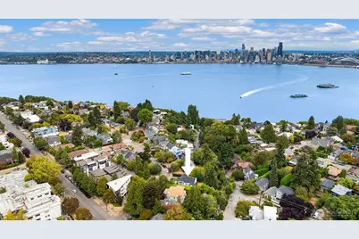 1736 Palm Avenue SW, Seattle, WA 98116 - Photo 3