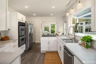 1736 Palm Ave SW, Seattle, WA 98116 - Photo 9