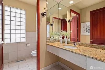 4701 NE Shore Place, Lake Forest Park, WA 98155 - Photo 25