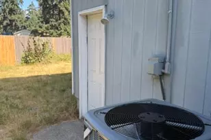 1306 Sherwood Ct E, Tacoma, WA 98445 - Photo 3