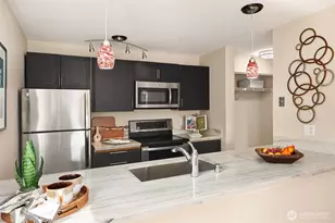 10329 Meridian Ave N, Seattle, WA 98133 - Photo 9