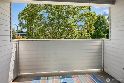 10329 Meridian Avenue N #202, Seattle, WA 98133 - Photo 17