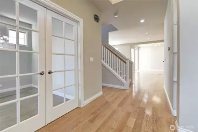 18947 NE 68th Street, Redmond, WA 98052 - Photo 3