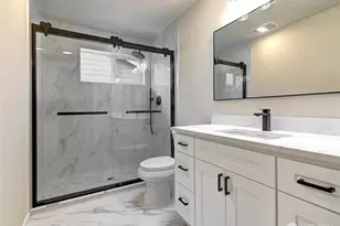 18947 NE 68th St, Redmond, WA 98052 - Photo 29