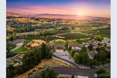 3045 Eastview Lane, Wenatchee, WA 98801 - Photo 1