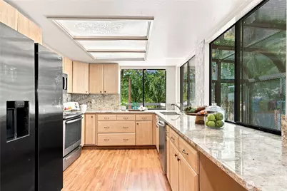 13945 SE 60th Street, Bellevue, WA 98006 - Photo 17