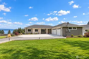 1409 Vlg Hts Pl, Camano Island, WA 98282 - Photo 23