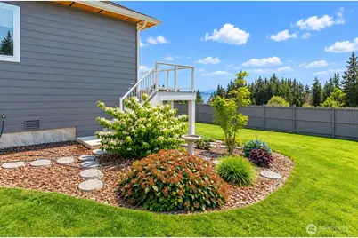 1409 Village Heights Place, Camano Island, WA 98282 - Photo 27