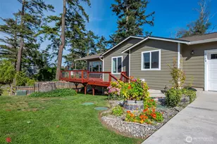 2348 Happy Ln, Oak Harbor, WA 98277 - Photo 3