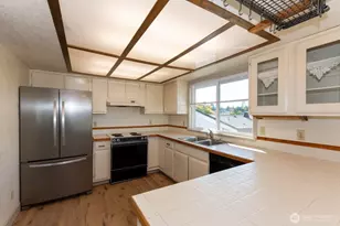 1127 E 6th St, Port Angeles, WA 98362 - Photo 11