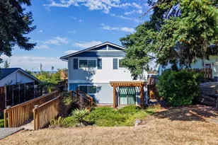 1127 E 6th St, Port Angeles, WA 98362 - Photo 3