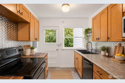 1768 Alki Avenue SW, Seattle, WA 98116 - Photo 5
