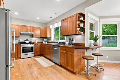 2110 N 86th Street, Seattle, WA 98103 - Photo 9