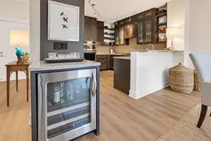 10045 NE 1st St, Bellevue, WA 98004 - Photo 13
