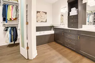 10045 NE 1st St, Bellevue, WA 98004 - Photo 19