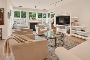 10045 NE 1st St, Bellevue, WA 98004 - Photo 9