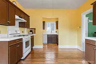1921 44th Ave SW, Seattle, WA 98116 - Photo 11