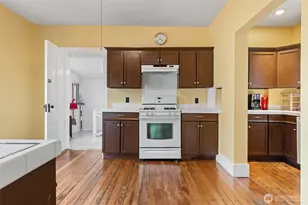1921 44th Ave SW, Seattle, WA 98116 - Photo 9