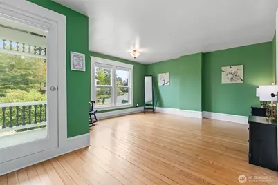 1921 44th Avenue SW, Seattle, WA 98116 - Photo 15