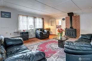 1216 N 103rd St, Seattle, WA 98133 - Photo 3