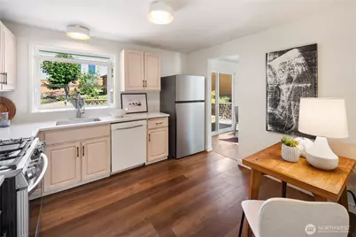 11218 NE 91st St, Kirkland, WA 98033 - Photo 9