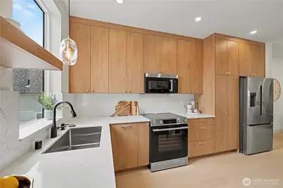 9014 4th Avenue NW #B, Seattle, WA 98117 - Photo 5