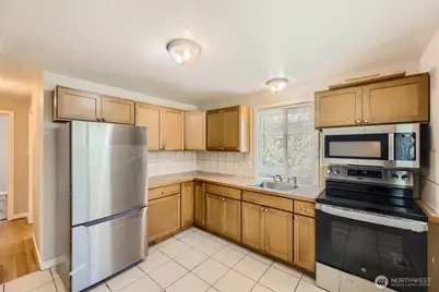 9253 3rd Avenue NW, Seattle, WA 98133 - Photo 5