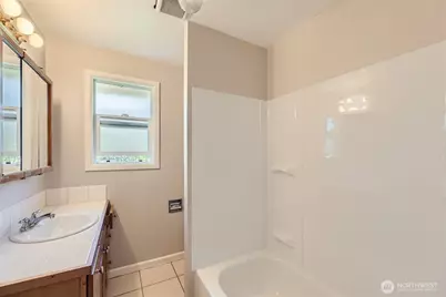 9253 3rd Avenue NW, Seattle, WA 98133 - Photo 9