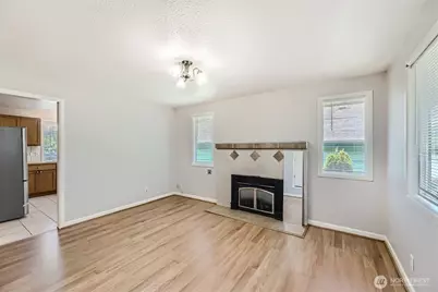 9253 3rd Avenue NW, Seattle, WA 98133 - Photo 3