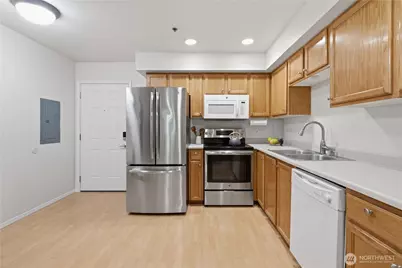 7912 170th Avenue NE #204, Redmond, WA 98052 - Photo 7
