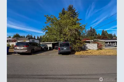 16042 SE 10th Street, Bellevue, WA 98008 - Photo 9