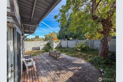 16042 SE 10th Street, Bellevue, WA 98008 - Photo 3