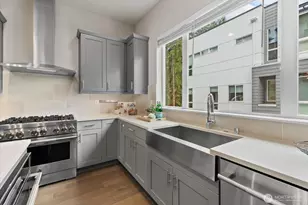 1022 124th Ct NE, Bellevue, WA 98005 - Photo 17