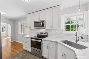 1048 S 100th St, Seattle, WA 98168 - Photo 13