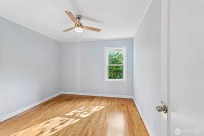 1048 S 100th Street, Seattle, WA 98168 - Photo 9