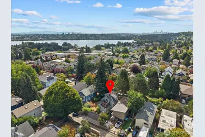 734 N 75th Street, Seattle, WA 98103 - Photo 31