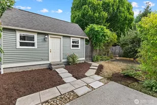 734 N 75th St, Seattle, WA 98103 - Photo 23